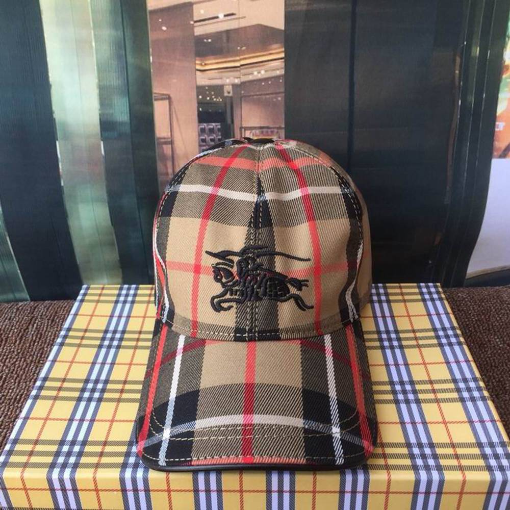 Bv*b*rry Hat